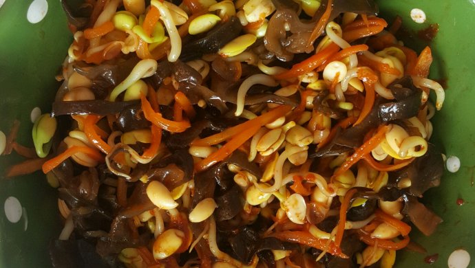 凉拌黄豆芽