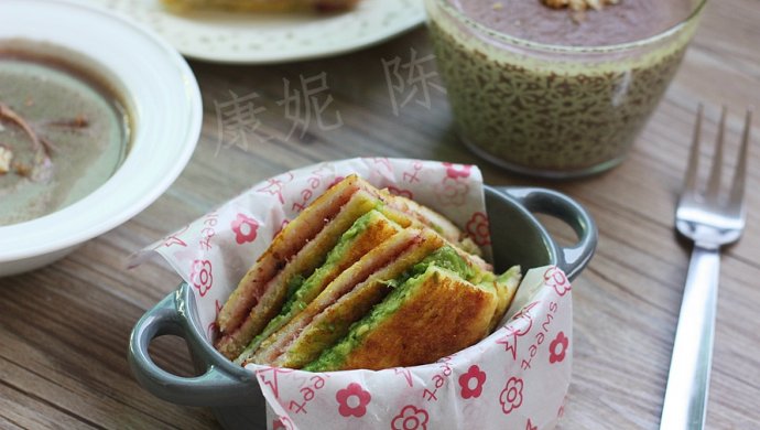 香煎牛油果三文治