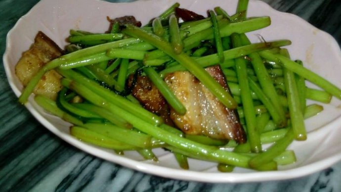 步步高升VS藜蒿炒腊肠烧肉