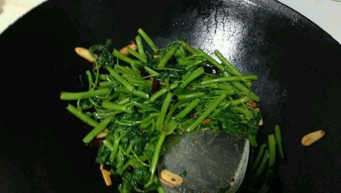炝炒空心菜