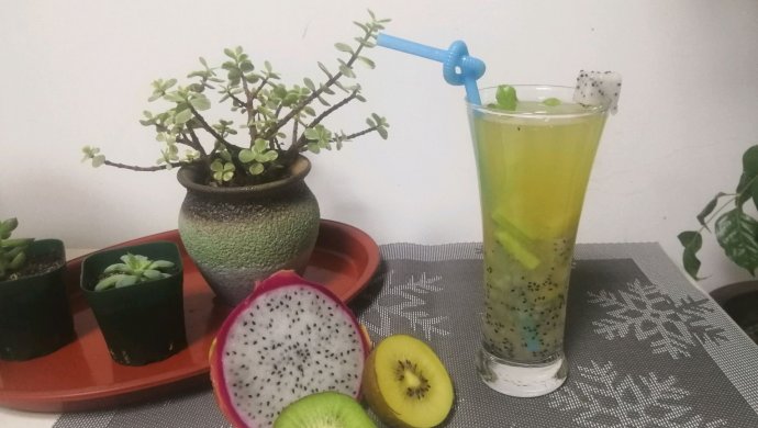 猕猴桃火龙果果茶