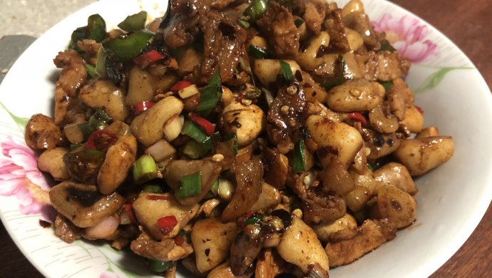 吃菱角米炒肉，再添一碗饭