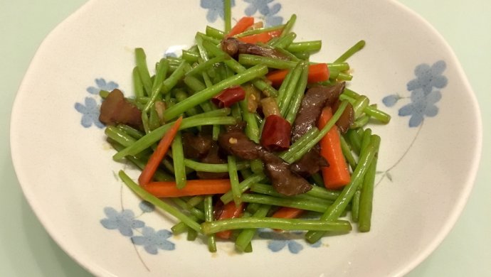 藜蒿炒腊肉