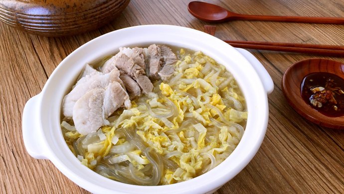 东北酸菜白肉锅