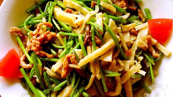 芦蒿鱼豆腐炒肉丝