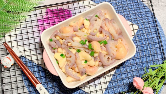 秋季时鲜菜，红菱角炒鸡头米嫩藕