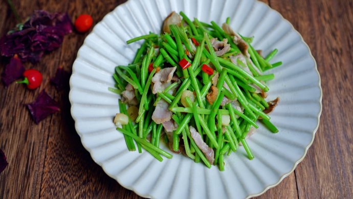 藜蒿炒腊肉