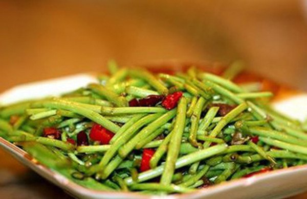 藜蒿炒腊肉
