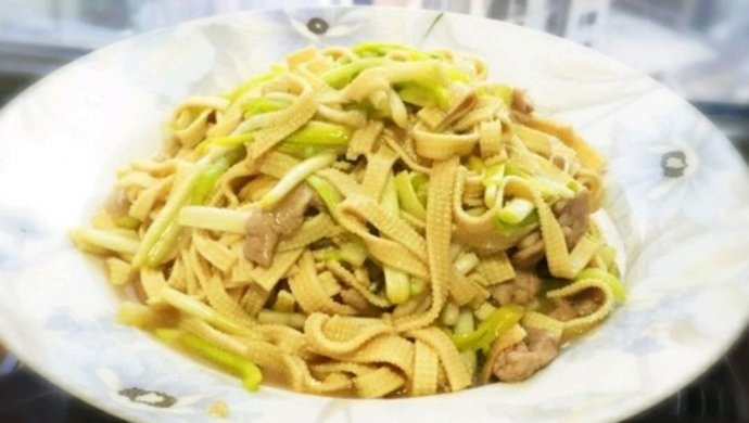 蒜黄炒豆皮