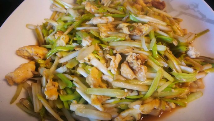 蒜黄炒鸡蛋
