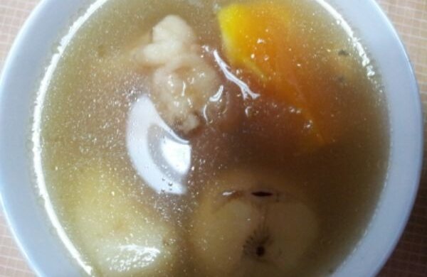 猪蹄青木瓜荸荠眉豆汤