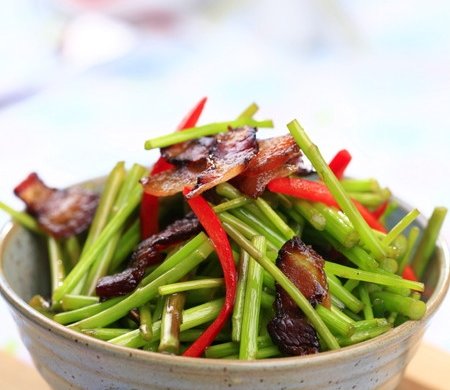 芦蒿炒腊肉