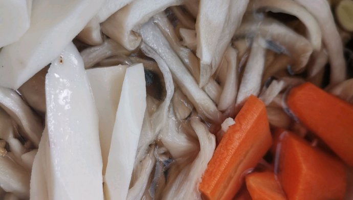 莲子百合炖双菇