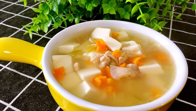胡萝卜豆腐汤