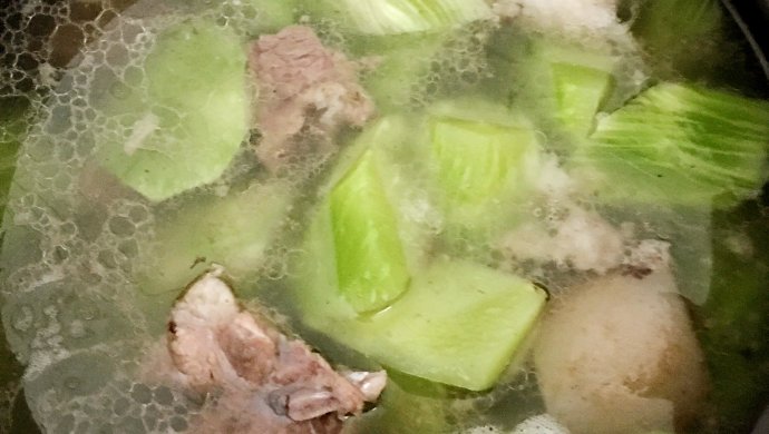 莴笋炖排骨