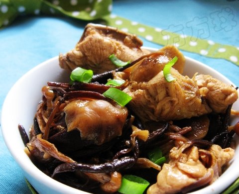 黄油蘑炖小鸡