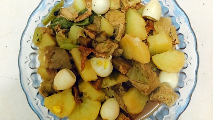冻豆腐土豆茄子鹌鹑蛋炖肉