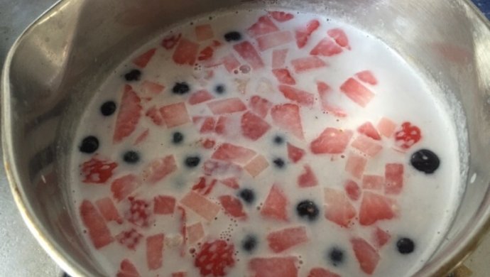 水果牛奶麦片