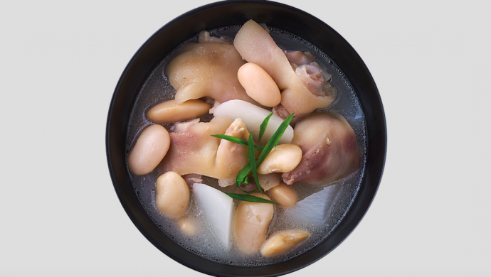 白萝卜芸豆炖猪脚