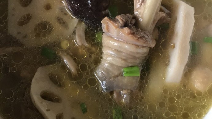香菇炖鸡汤