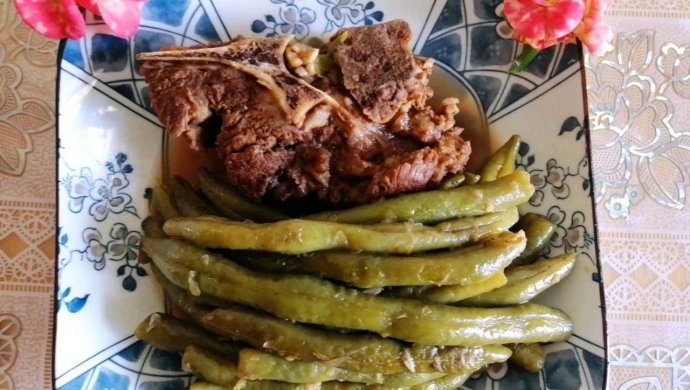 豆角炖大骨头
