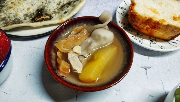 鳄鱼肉干海底椰汤