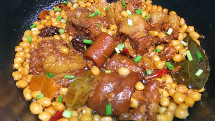 黄豆煲猪尾