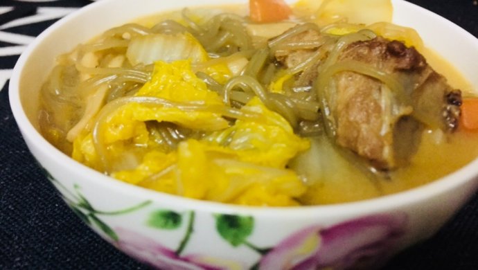 家常菜红烧排骨炖白菜