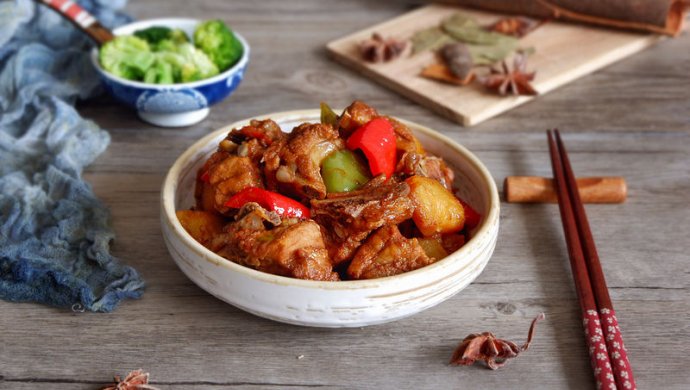 土豆炖排骨