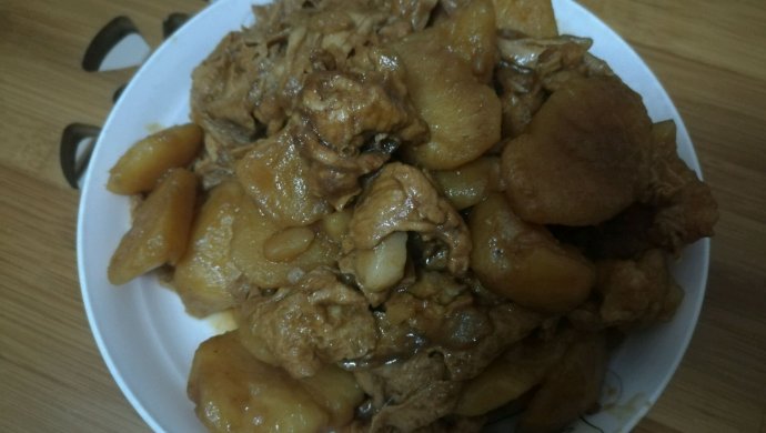腐竹土豆炖猪肉
