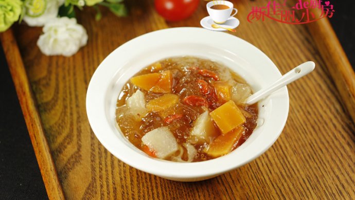桃胶雪莲米水果羹
