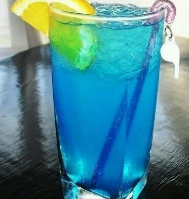 蓝湖（鸡尾酒）（夏日饮品）