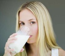 【女人喝牛奶的好处】女人喝牛奶好还是豆浆好_女人喝牛奶好吗